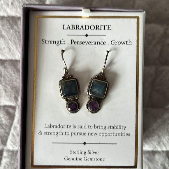 Earrings - Picture 2 of 3